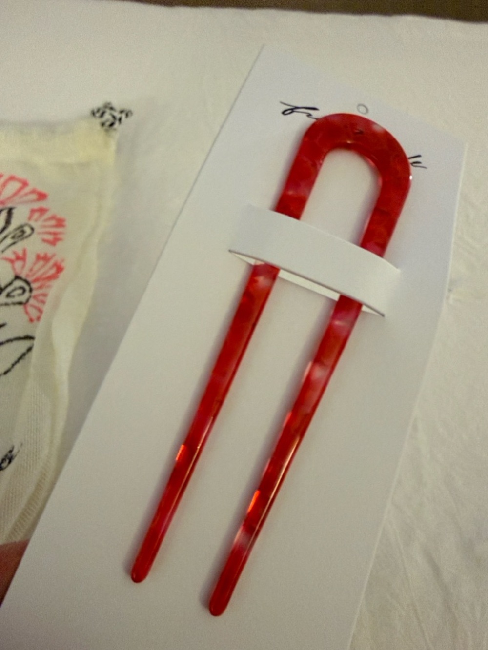 Free People Resin Hair Pin in a Reddish/Pink Marble Look New in Gift Bag
